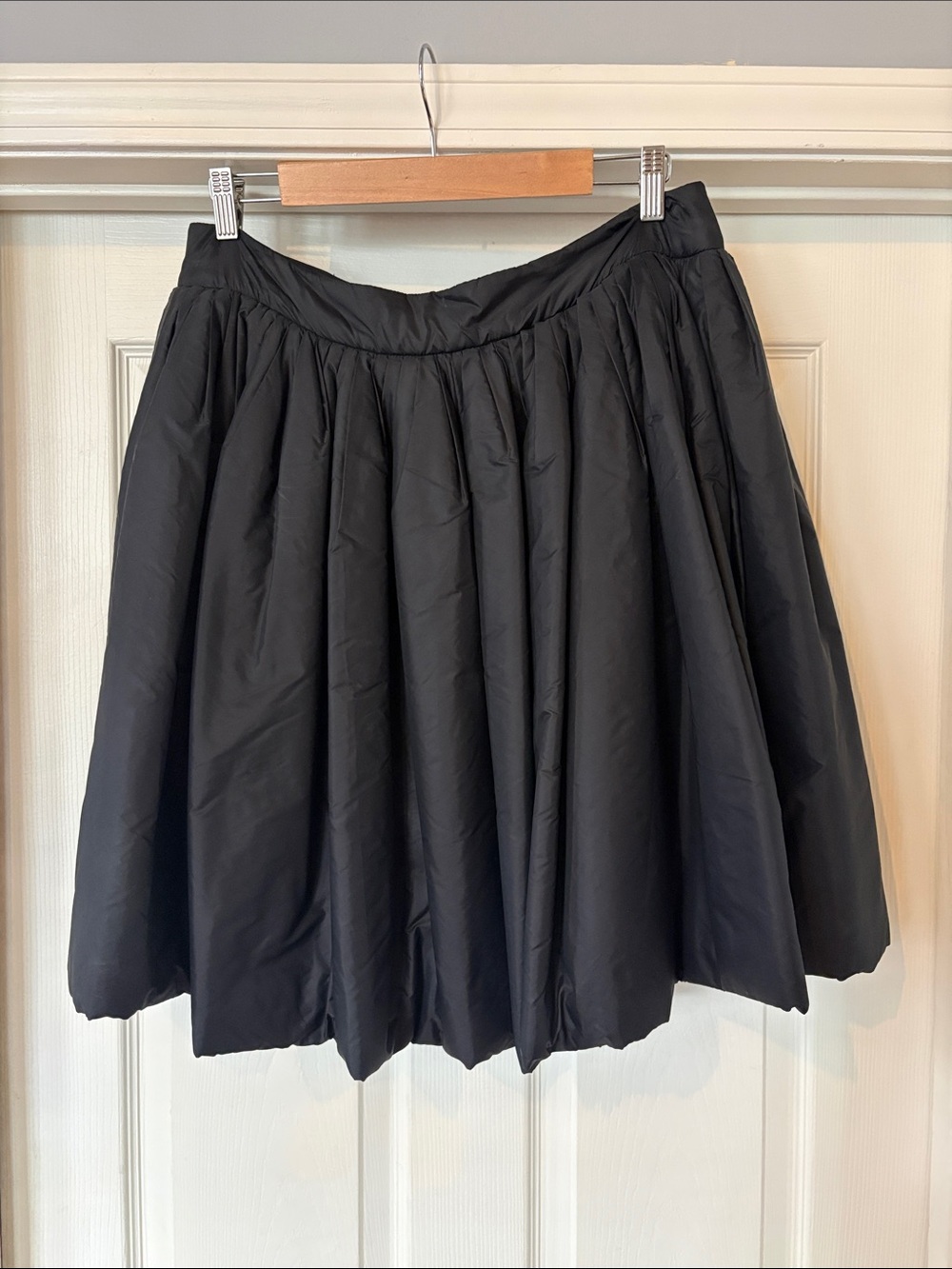 Moschino Puffy Black Pleated Skirt with Pockets